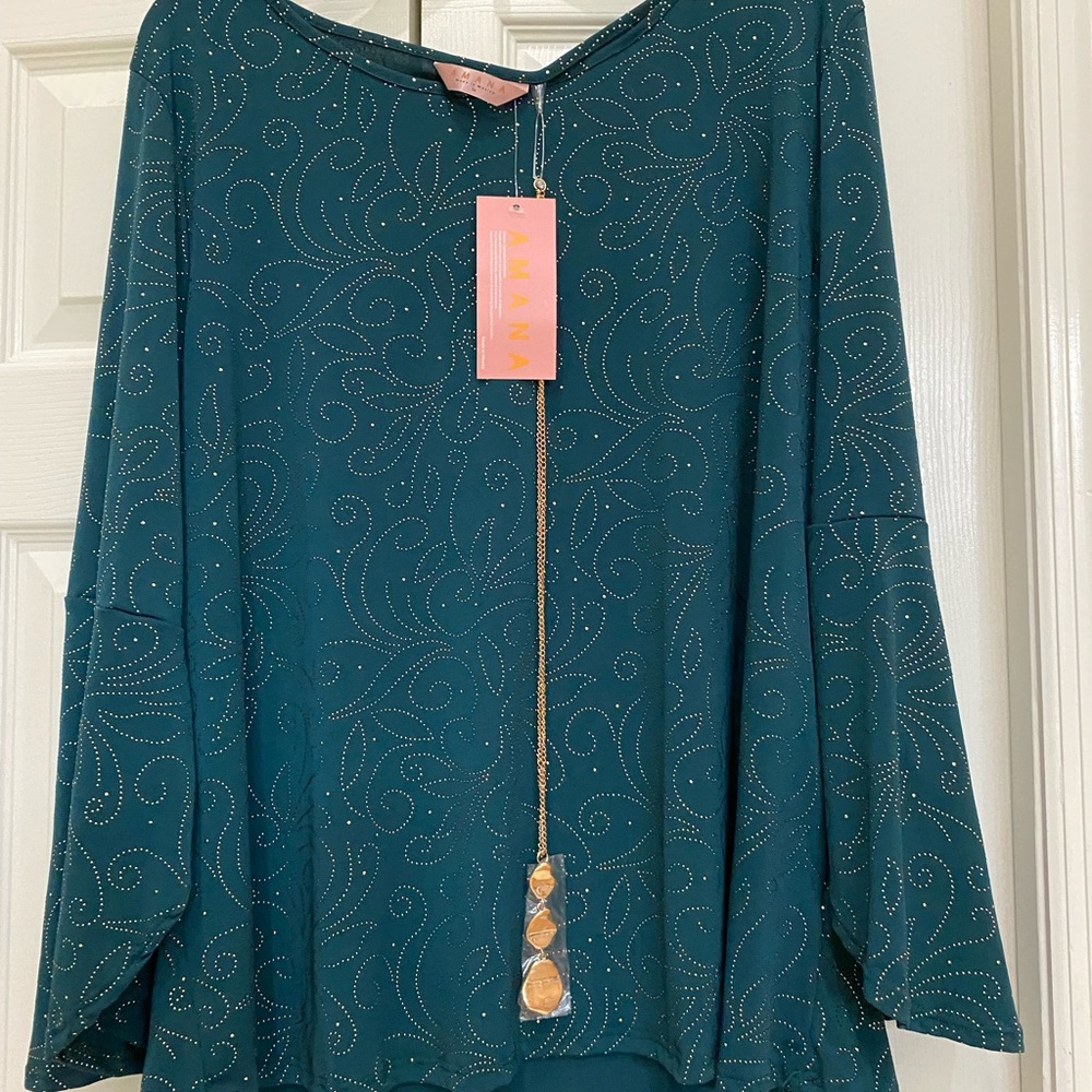 Beautiful Green top. Printed. Includes necklace. Brand is Amana.